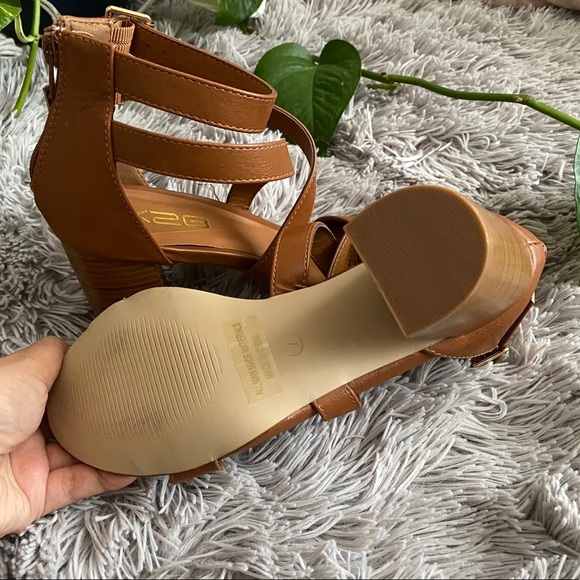 ❌SOLD ❌ NWT strappy heels - Picture 5 of 6